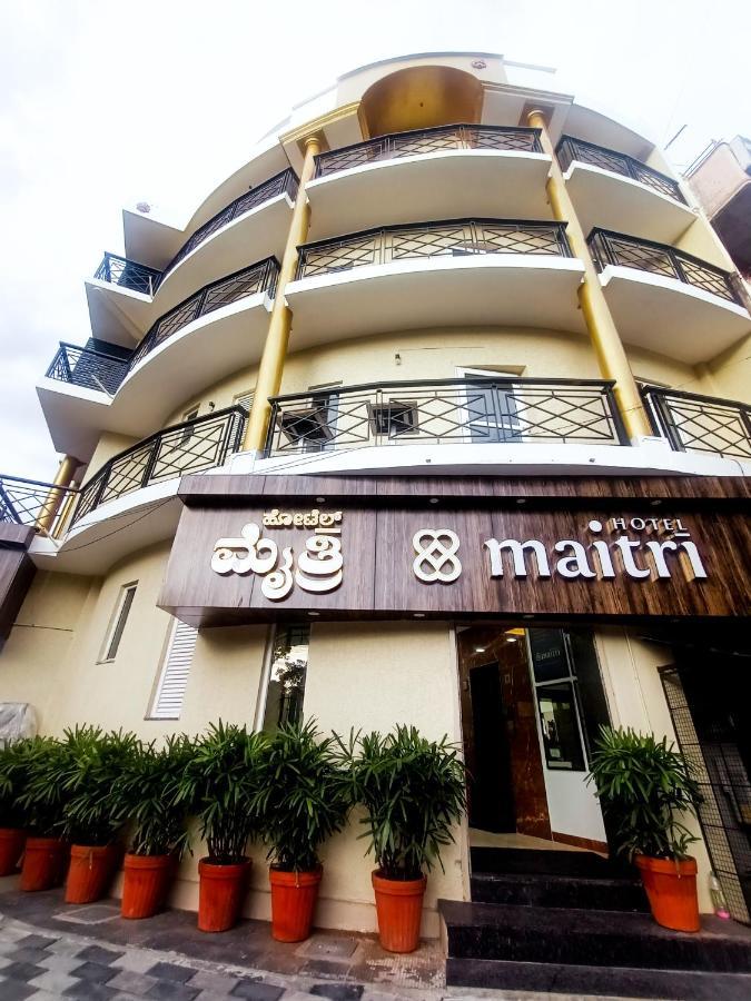 Hotel Maitri Májszúr Kültér fotó
